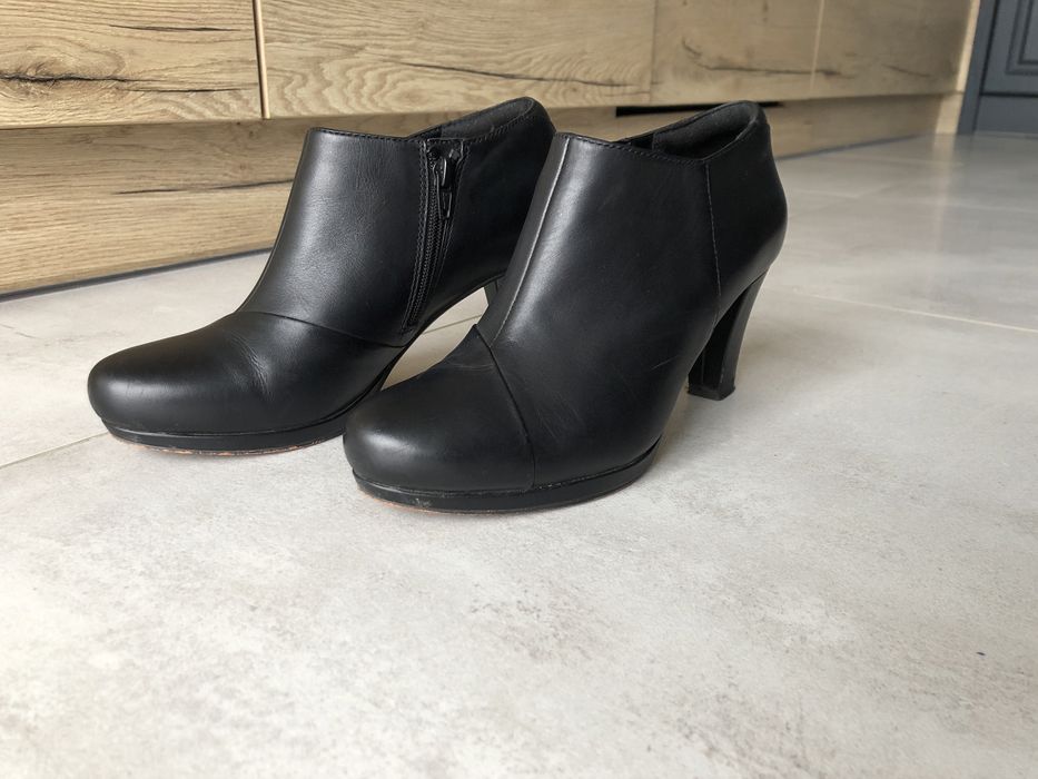 Botki czarne damskie skórzane Clarks 39