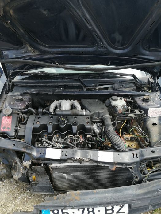 Para peças Peugeot 106 boa mecânica 1.5diesel muitas peças disponíveis