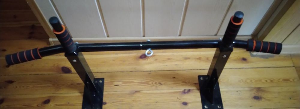 Drążek sufitowy do podciągania