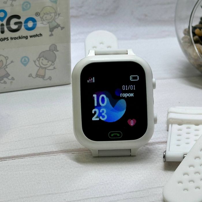 Продам смарт годинник AmiGo GO009 Camera + LED у гарному стані