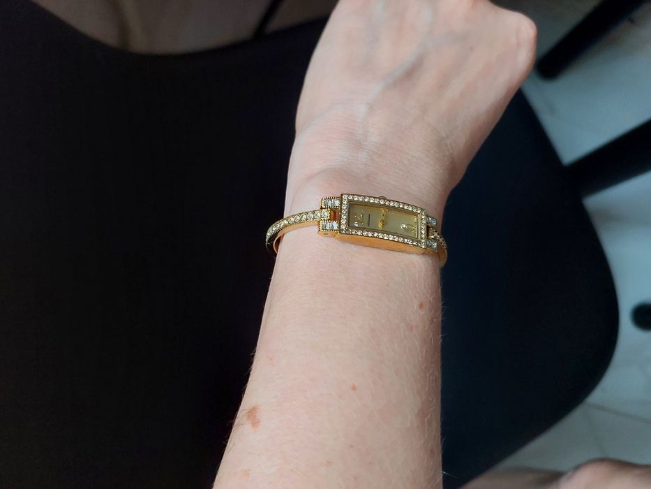 Часы наручные  из нержавеющей стали