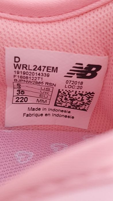 Buty damskie  New Balance modny kolor Rozmiar 35  /  wkładka 22 cm