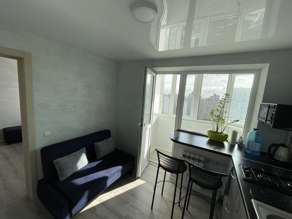 Чудова однокімнатна квартира  біля метро Мінська