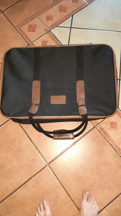 Sprzedam małe walizki i torby za komplet 50 zl