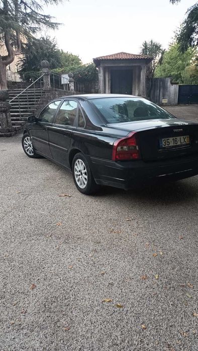 Vendo Volvo S80 T5 – Potência, conforto e classe num só carro