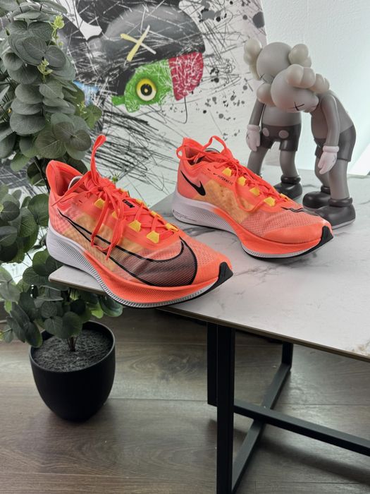 Кросівки Nike Zoom Fly 3 42 розмір Е14394