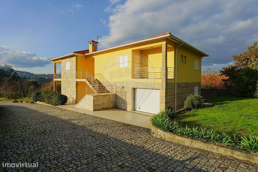 Moradia T4 para venda