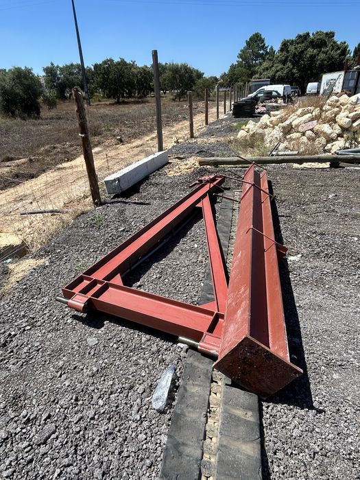 Grua fixa.