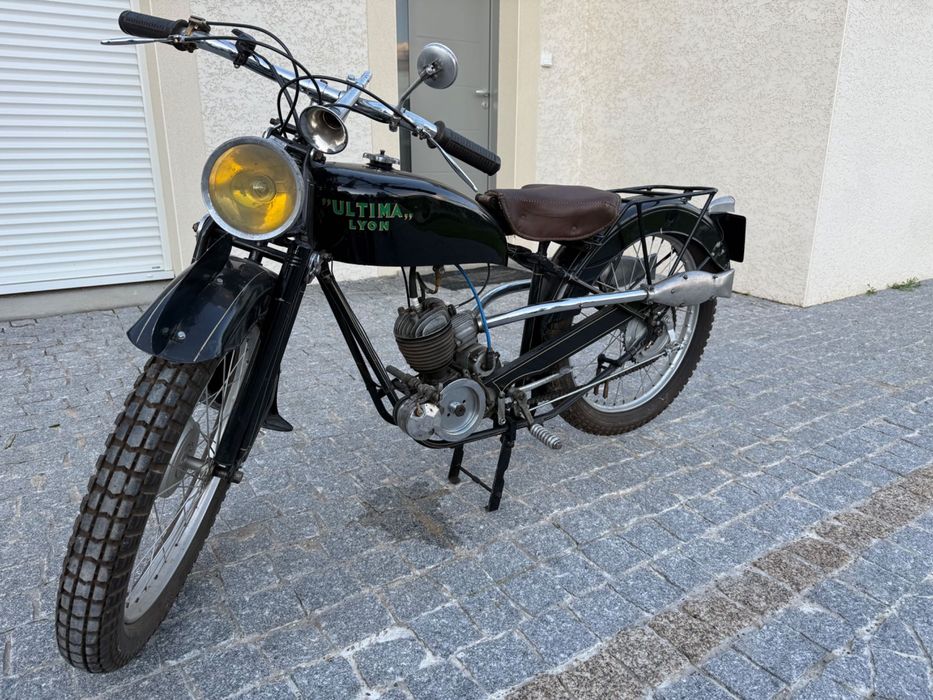 Moto marca Última Lyon 100