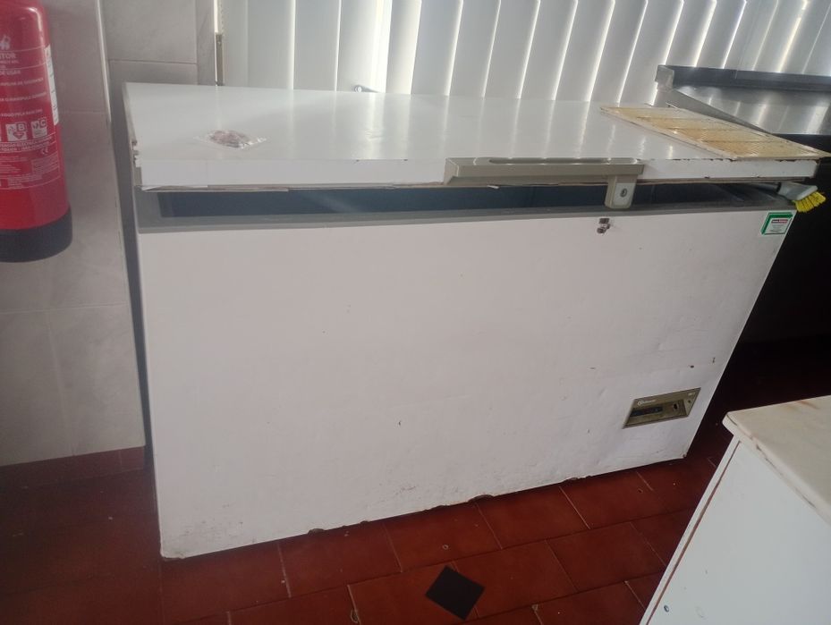 Vendo várias arcas congeladoras usadas