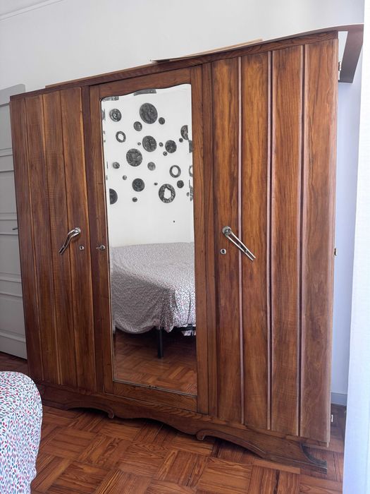 Roupeiro Art Déco português com espelho