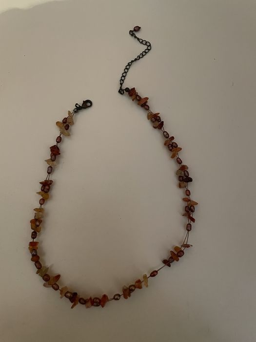 Colar em tons laranja