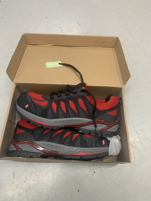 Взуття робоче , нове