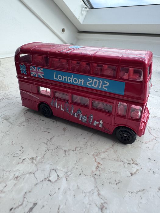 Машинка коллекционная Corgi