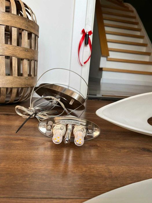 Lampa wiszaca halogenowa nad stół