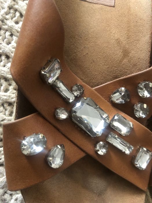 Sandália castanha Stradivarius tamanho 37 .Pouco uso