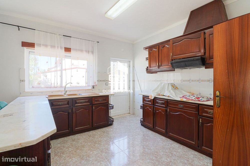 Moradia T4, Urqueira, Ourém