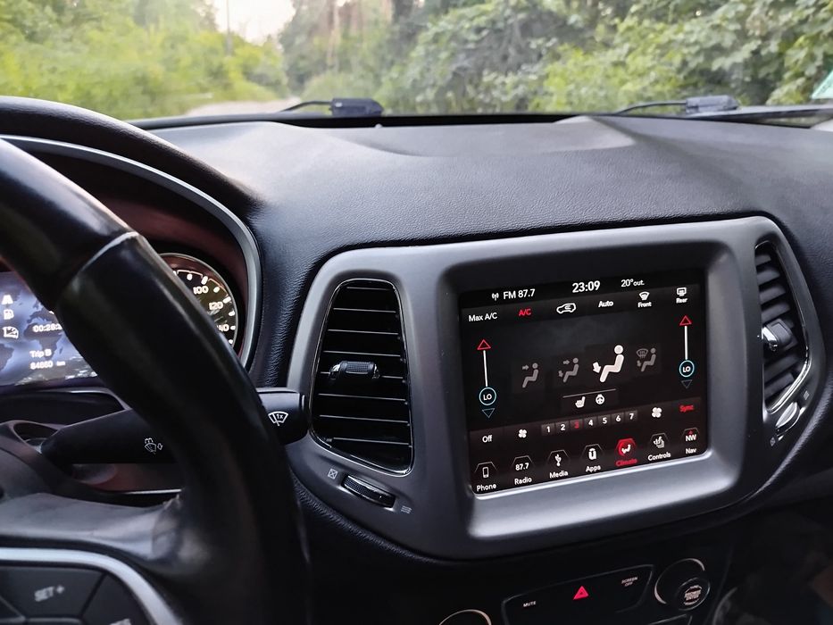 Продам свій автомобіль  Jeep Compass