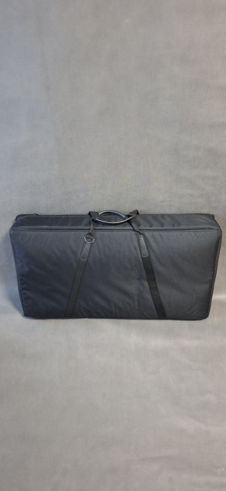 Towery pod głowy stendy słupki