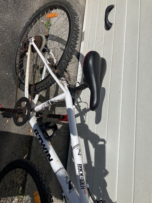 Bicicleta B’Twin Rockrider 300 - rodas 24