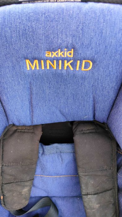 Fotelik samochodowy AXMiniKid