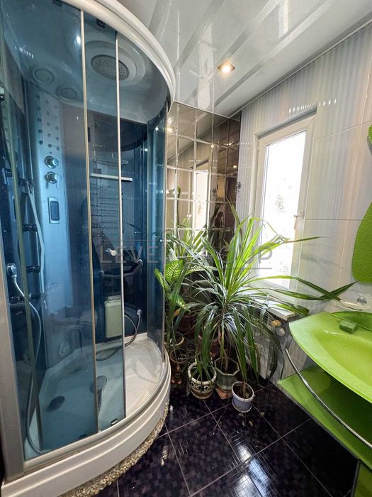 Продаж двохкімнатна квартира Виноградар з ремонтом недорого без% Київ