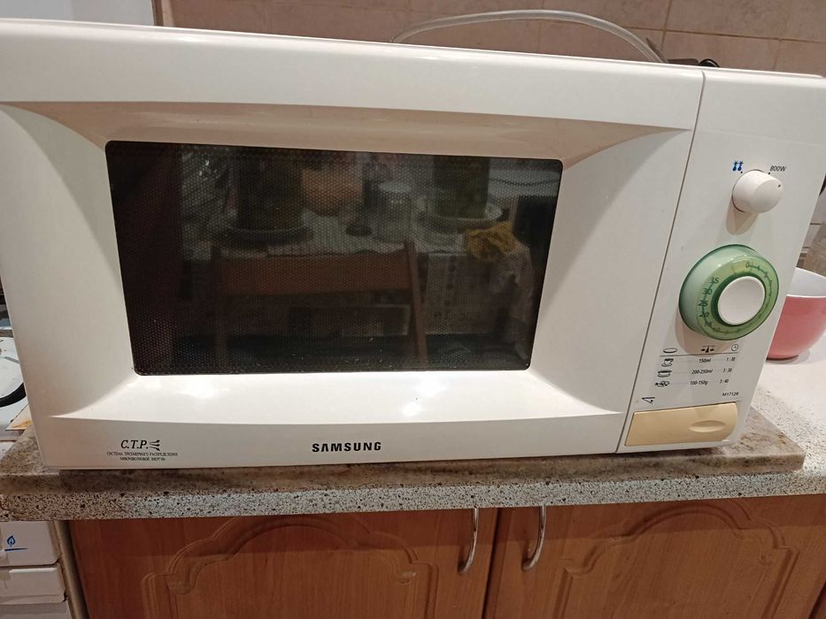 Микроволновая печь,Мікрохвильова піч Samsung M1712R,управління механічне,рабочая,робоча,без дефектов,без дефектів по роботі