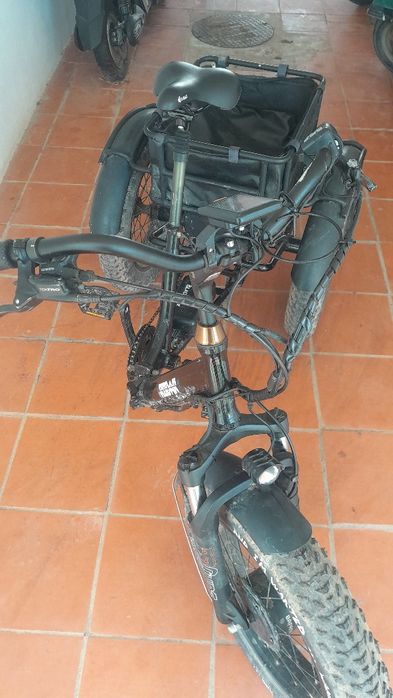 Tribke em muito bom estado da marca rodar dobrável