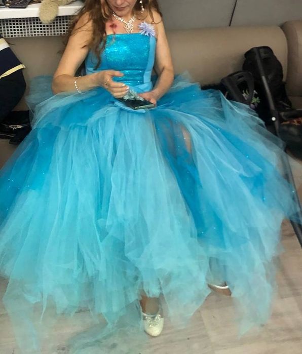 Продам сукню на бал