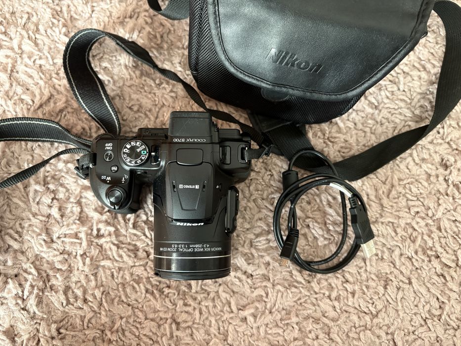 Nikon CoolPix B700
