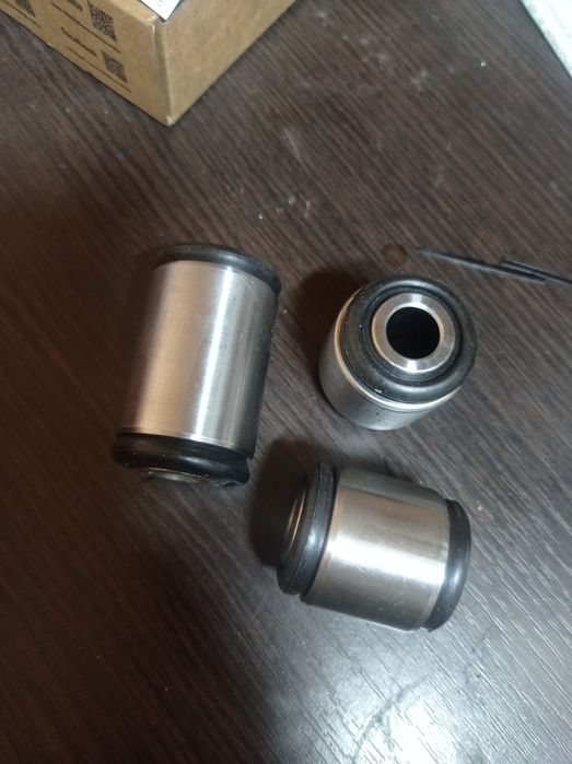 Плаваючі сайлентблоки Land rover discovery 2