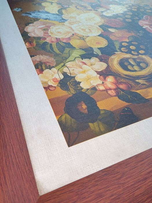 Moldura em madeira maciça com tela , pintura a óleo. 80/60cm.
Exemplar