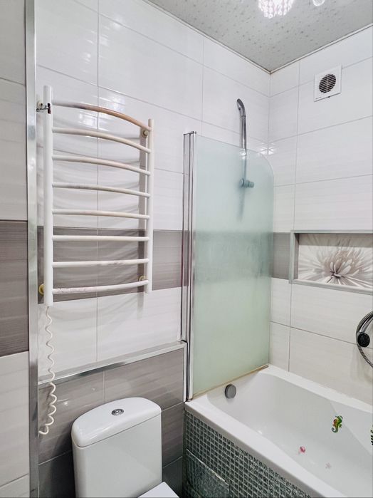 Продам двокімнатну квартиру, пр-т Миру, б. 21, м. Чернігів. Центр.
