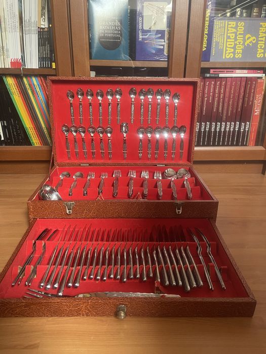 Faqueiro de 123 peças