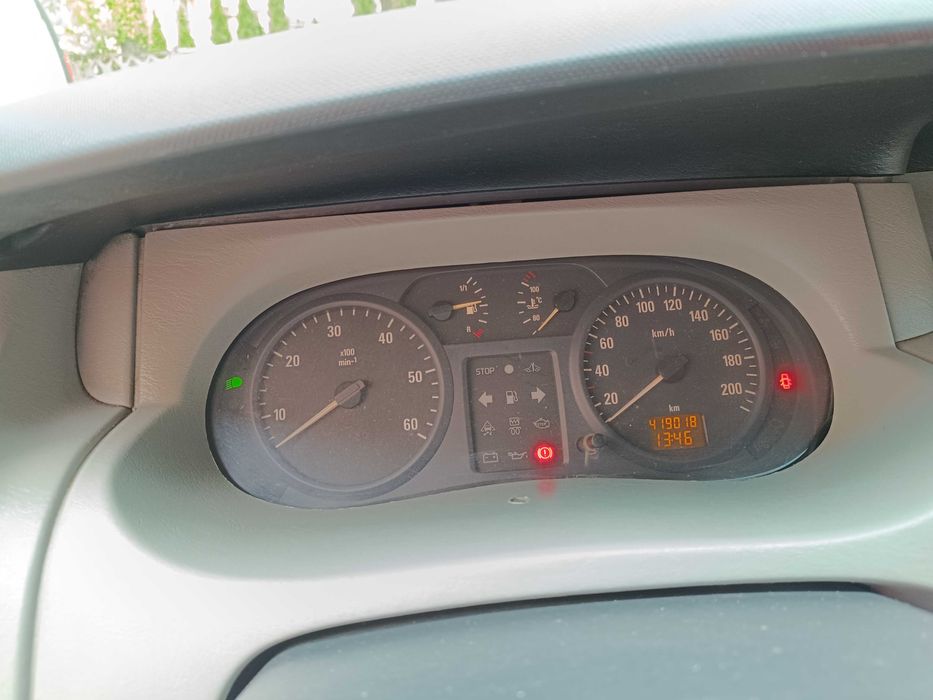 Samochód bus Opel vivaro 1,9 2001
