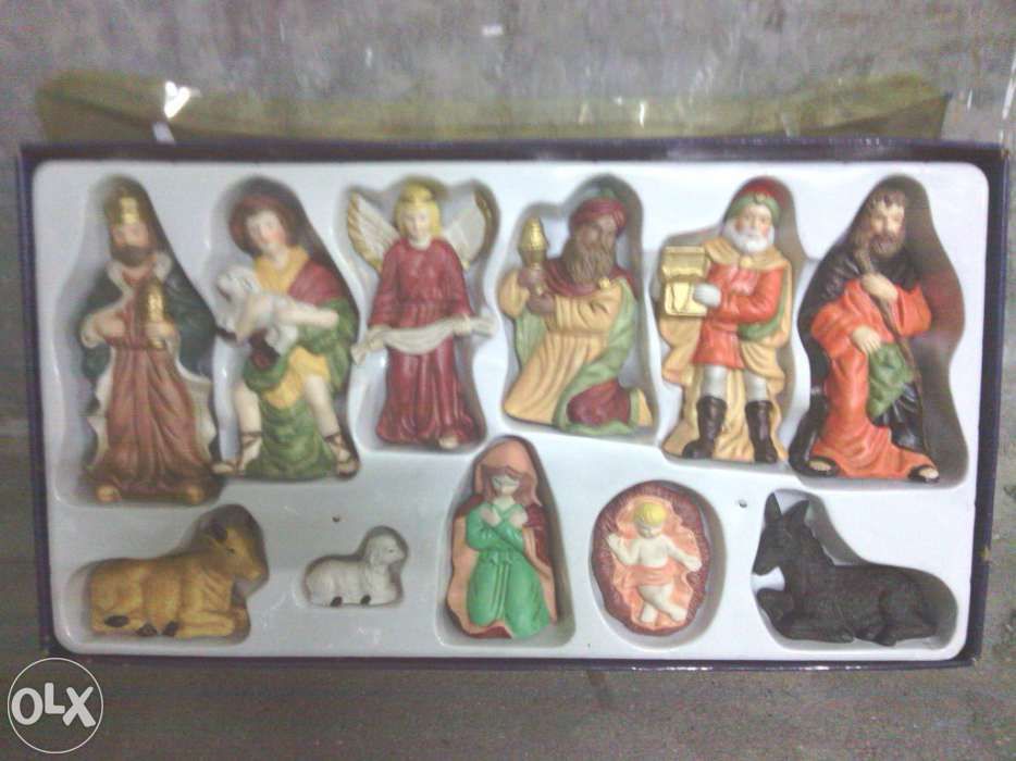 Presépio de Natal em barro (novo) com 11 Estátuas