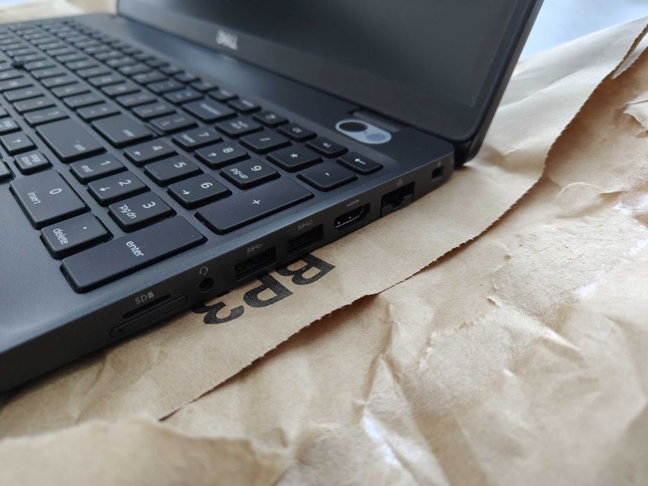 Laptop Dell Latitude 5500 15,6 i5 / 8GB RAM / 256GB SSD / Windows 11