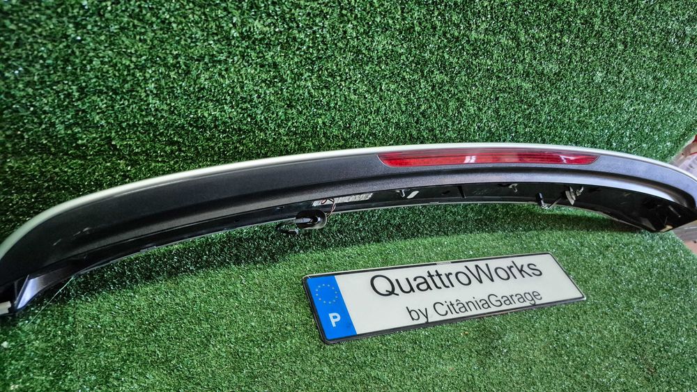 Aileron Audi Q5 8R original com 3º stop 8R0827933A - pintura nova - em excelente estado