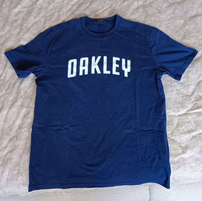 Футболка oakley.