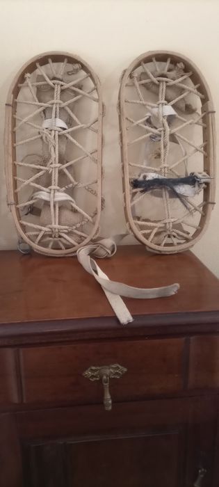 Lote de Velharias louças chaves antigas talha em barro, vasos canapé,