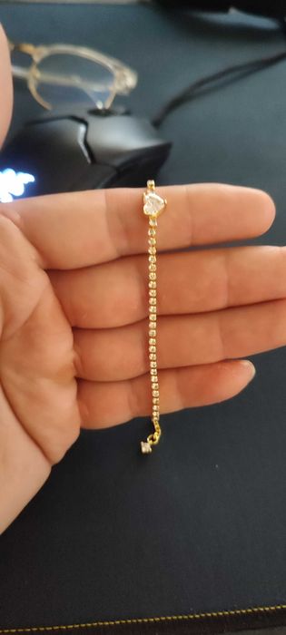 Pulseira de Ténis Coração Brilhante
Revestimento de ouro 14k