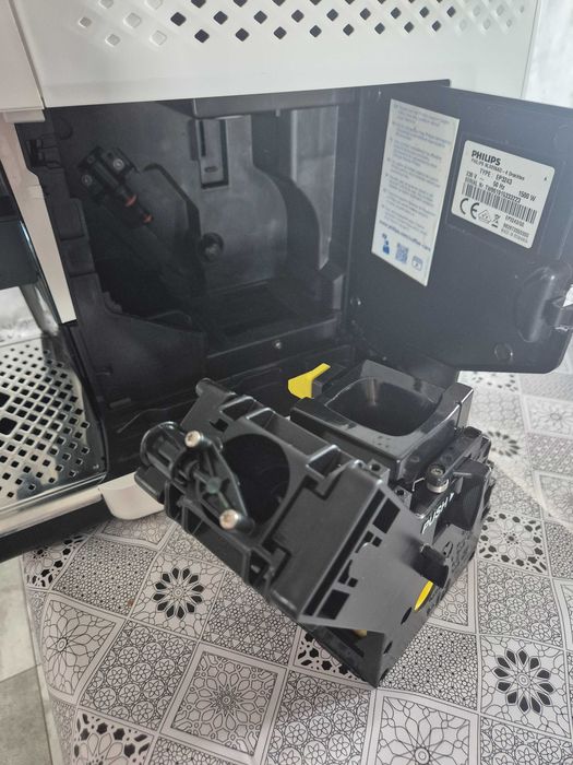 Ekspres Phillips LatteGo 3200 EP3243