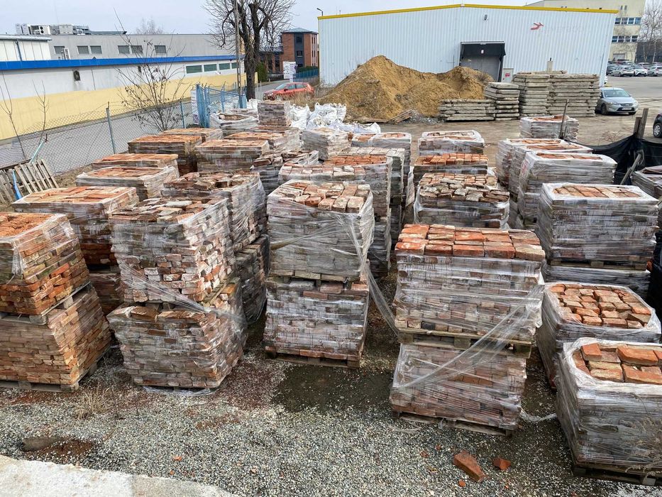 Cegła rozbiórkowa / cegła z rozbiórki na sztuki/na palety