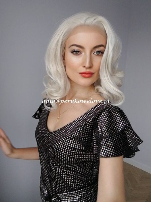 Peruka mleczny blond lace front fale włosy na co dzień
