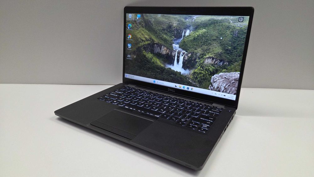 Mały Mocny Dell Latitude 5401 i7 9850H 12 rdzeni ram 16GB dysk 256SSD Full HD gwarancja Win 11 Laptop do pracy biura biznesowy warsztatu programowania