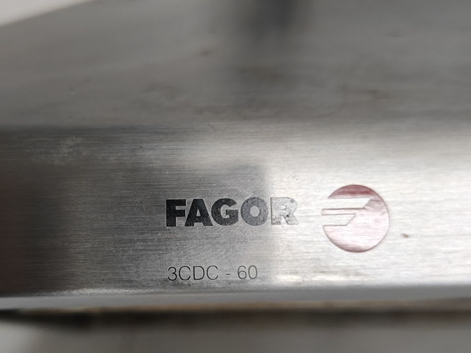 Placa vitrocerâmica com exaustor Fagor usadas, a funcionar perfeitamente