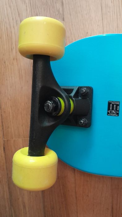 Skate preto da marca decatlhon