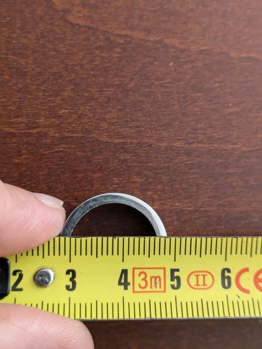 Piękna uniwersalna Obrączka gruba masywna z krzyżem i grawerem