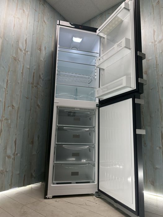 Холодильник Liebherr CNbs 3915 | графит | NoFrost | сенсор |