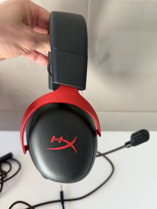 Headset Gaming HyperX Cloud III – Como Novo